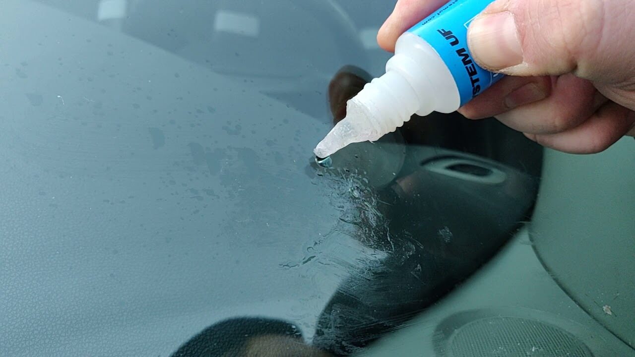 Клей для лобового стекла автомобиля
